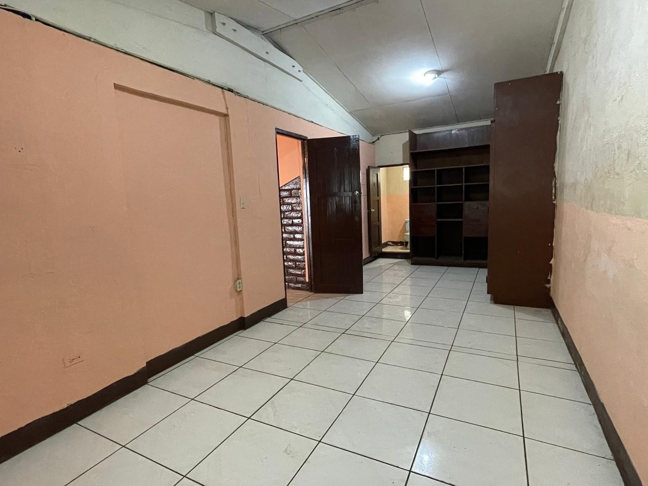 Casa en venta en Colonia Centroamérica cerca de los antiguos tacos charros