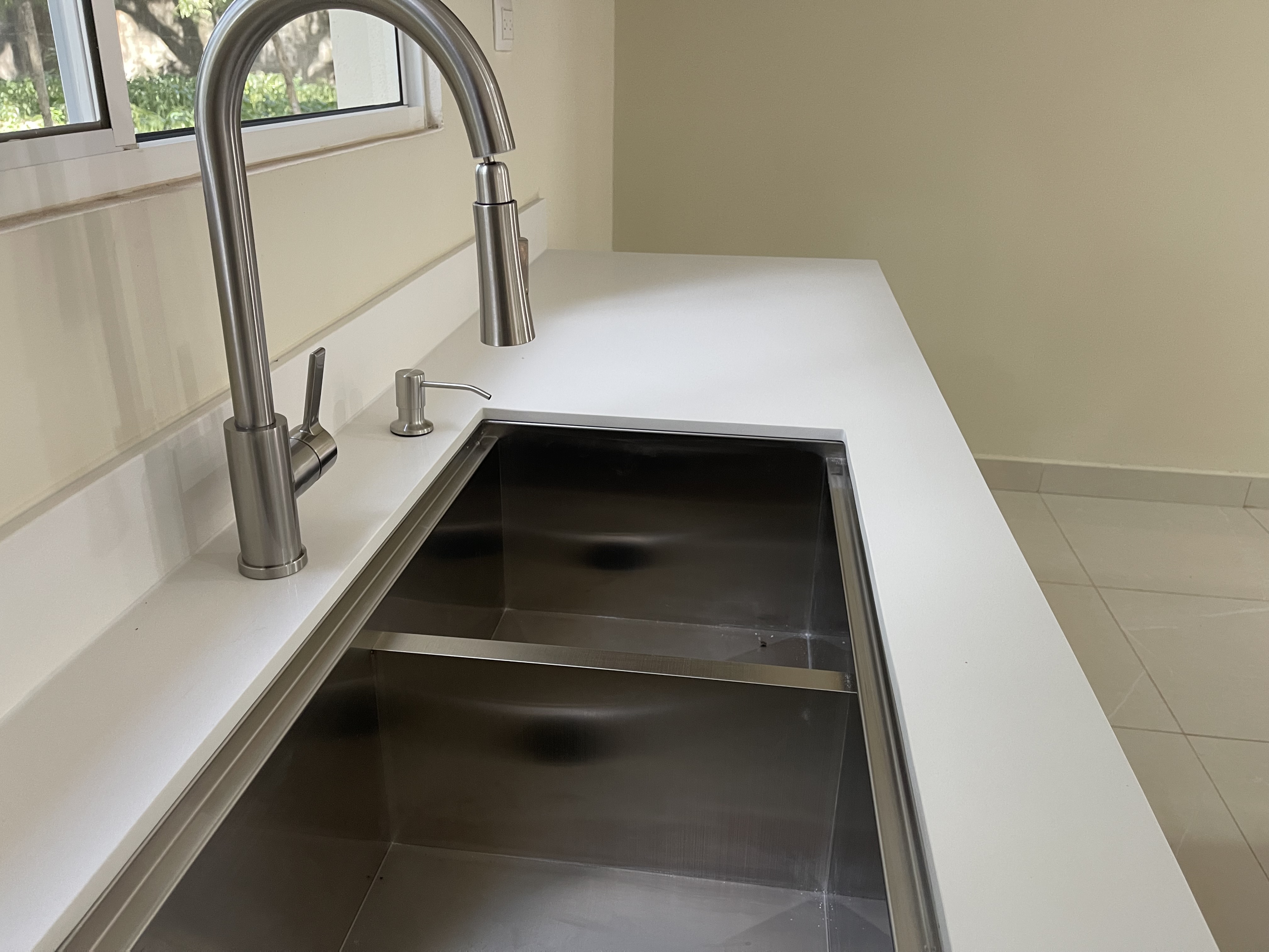 CASA NUEVA EN RESIDENCIAL PRIVADO KM 14 CARRETERA A MASAYA HACIA VERACRUZ NICARAGUA