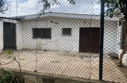 Casa en venta en Los Robles para inversión