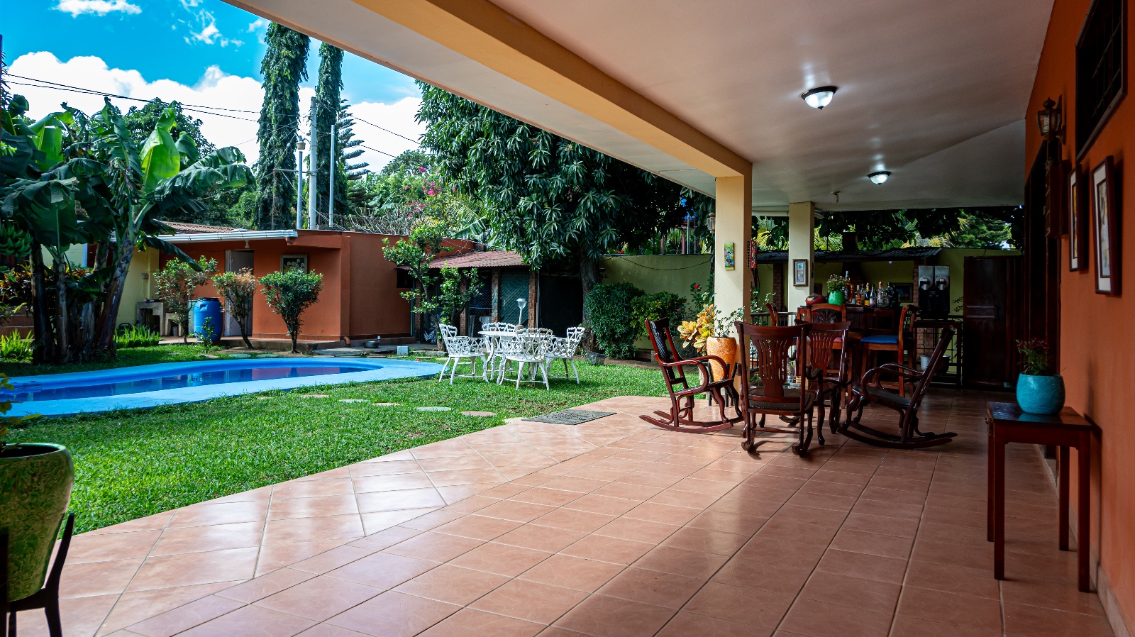 CASA ESTILO QUINTA EN VENTA EN KM 17.5 CARRETERA HACIA TICUANTEPE