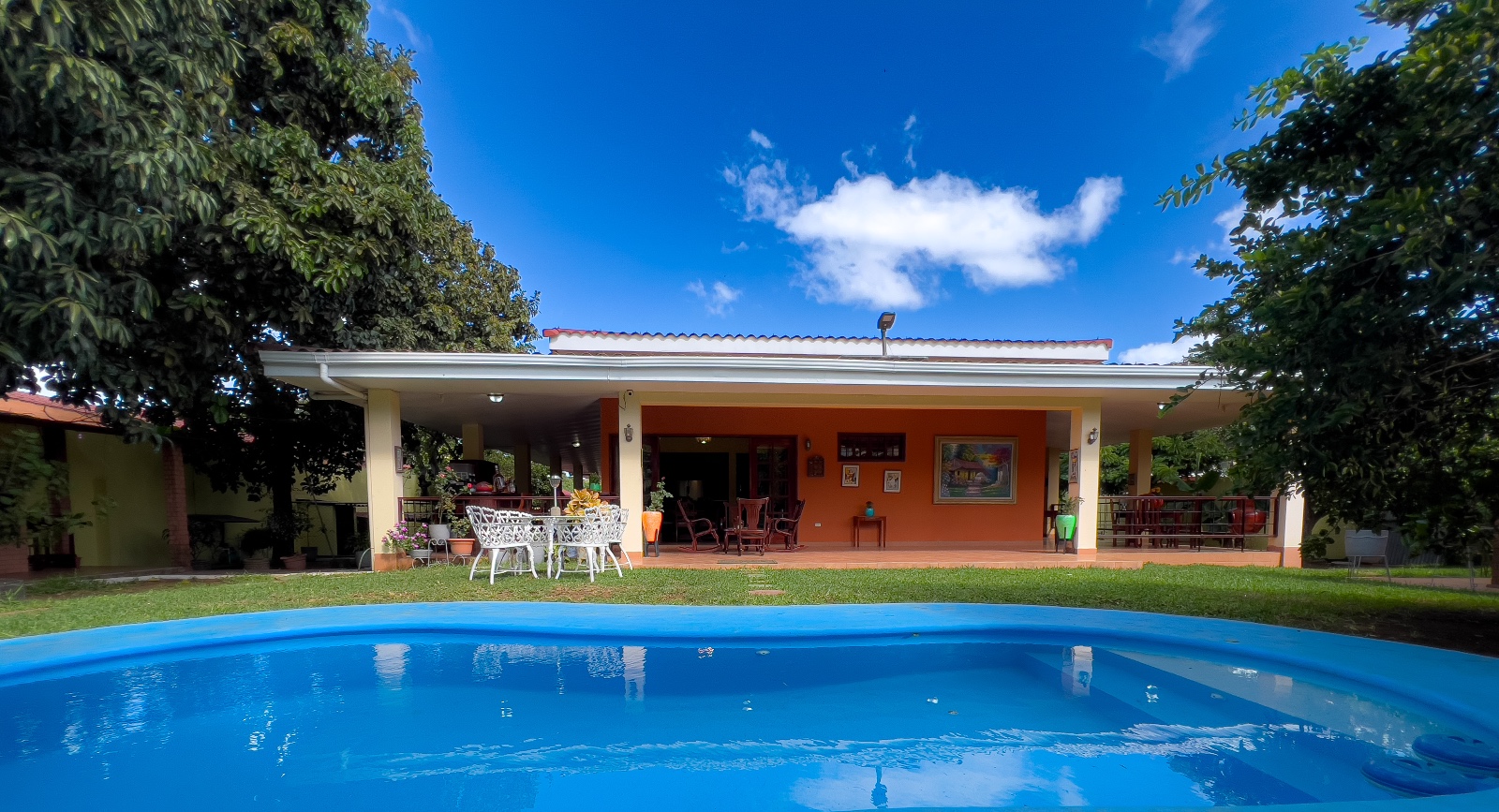 CASA ESTILO QUINTA EN VENTA EN KM 17.5 CARRETERA HACIA TICUANTEPE